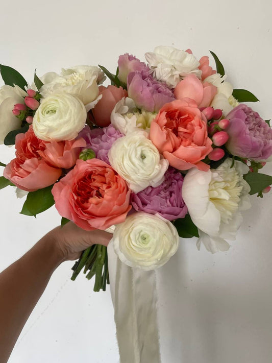 Premium Poses, peonies